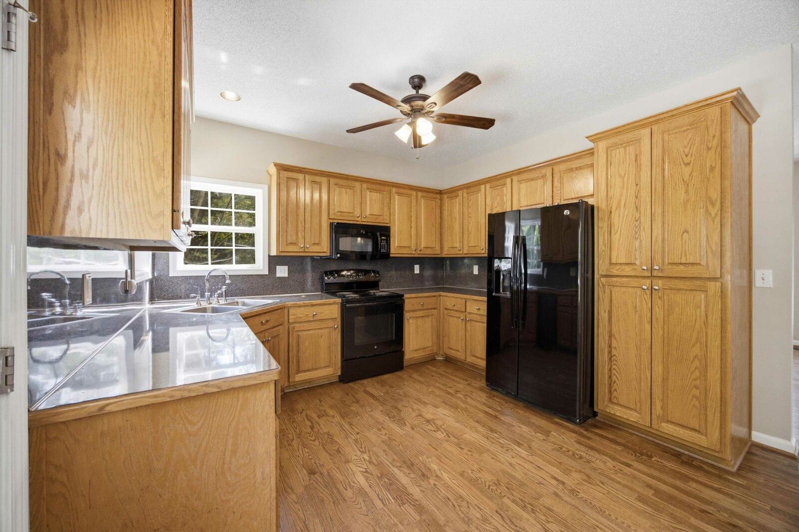 145 Prince Albert Court SW - Photo 7
