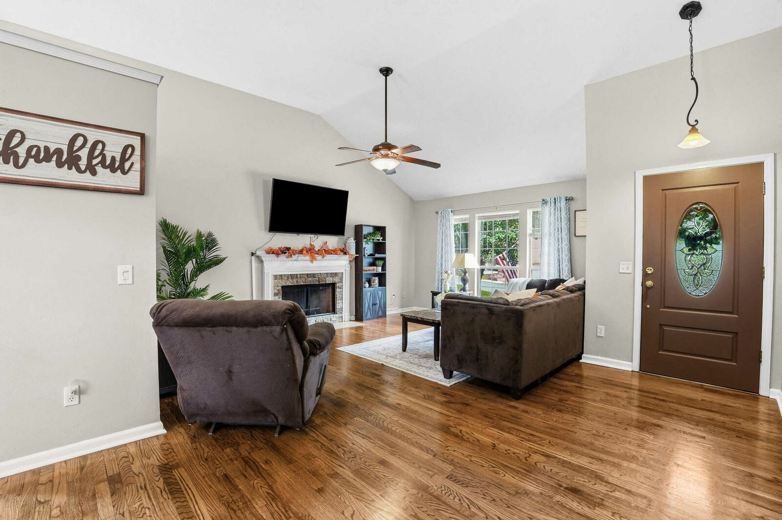 226 Crestwood Drive - Photo 3