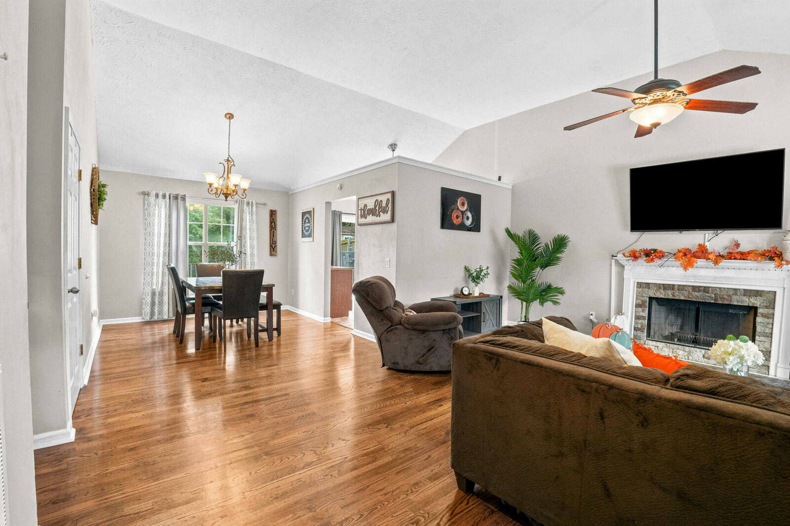 226 Crestwood Drive - Photo 4