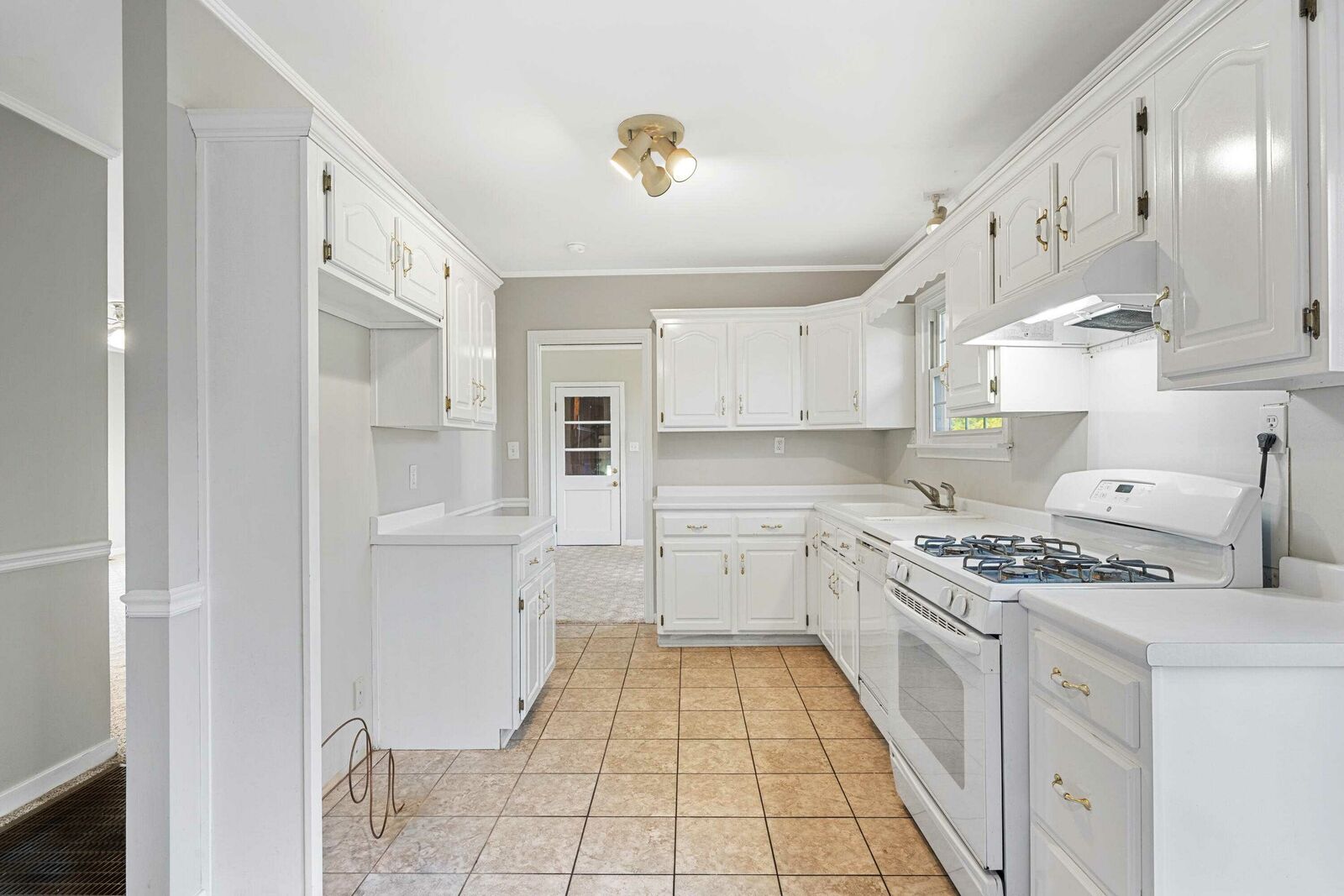 68 Leroy Lane - Photo 8