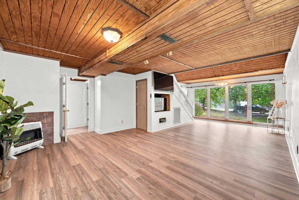 9814 Miller Country Road - Photo 10