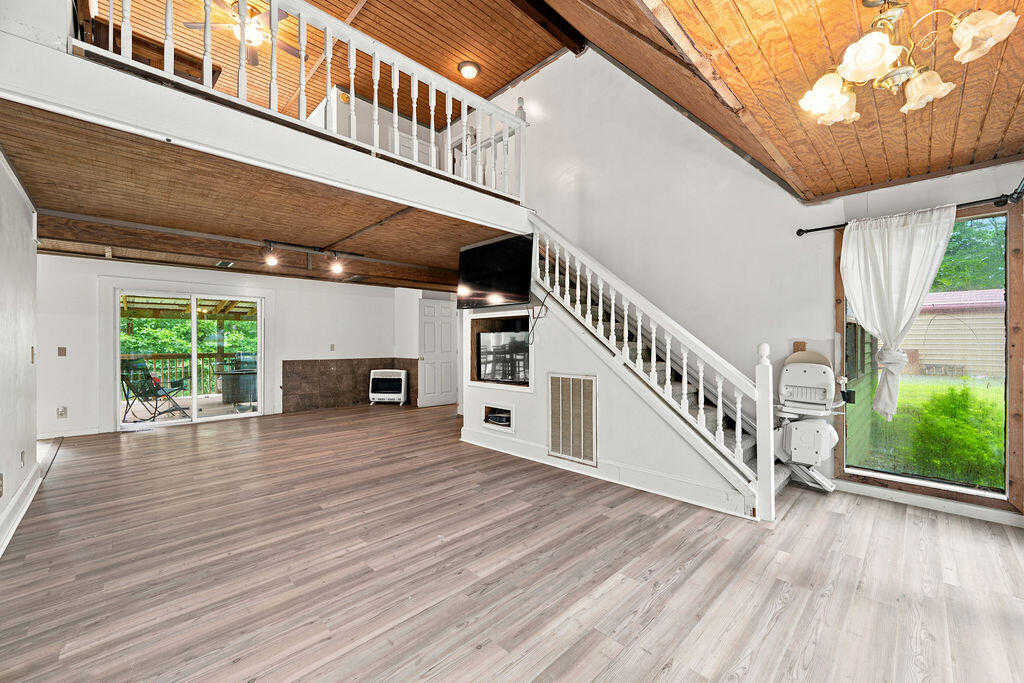 9814 Miller Country Road - Photo 7