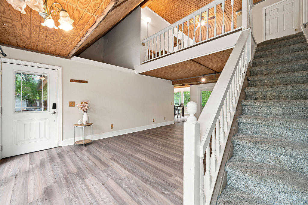 9814 Miller Country Road - Photo 8